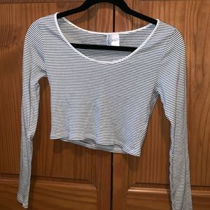 Long sleeve crop top (stretchy)